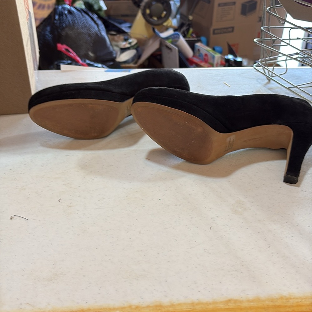 Clark’s black suede heels - Picture 3 of 6